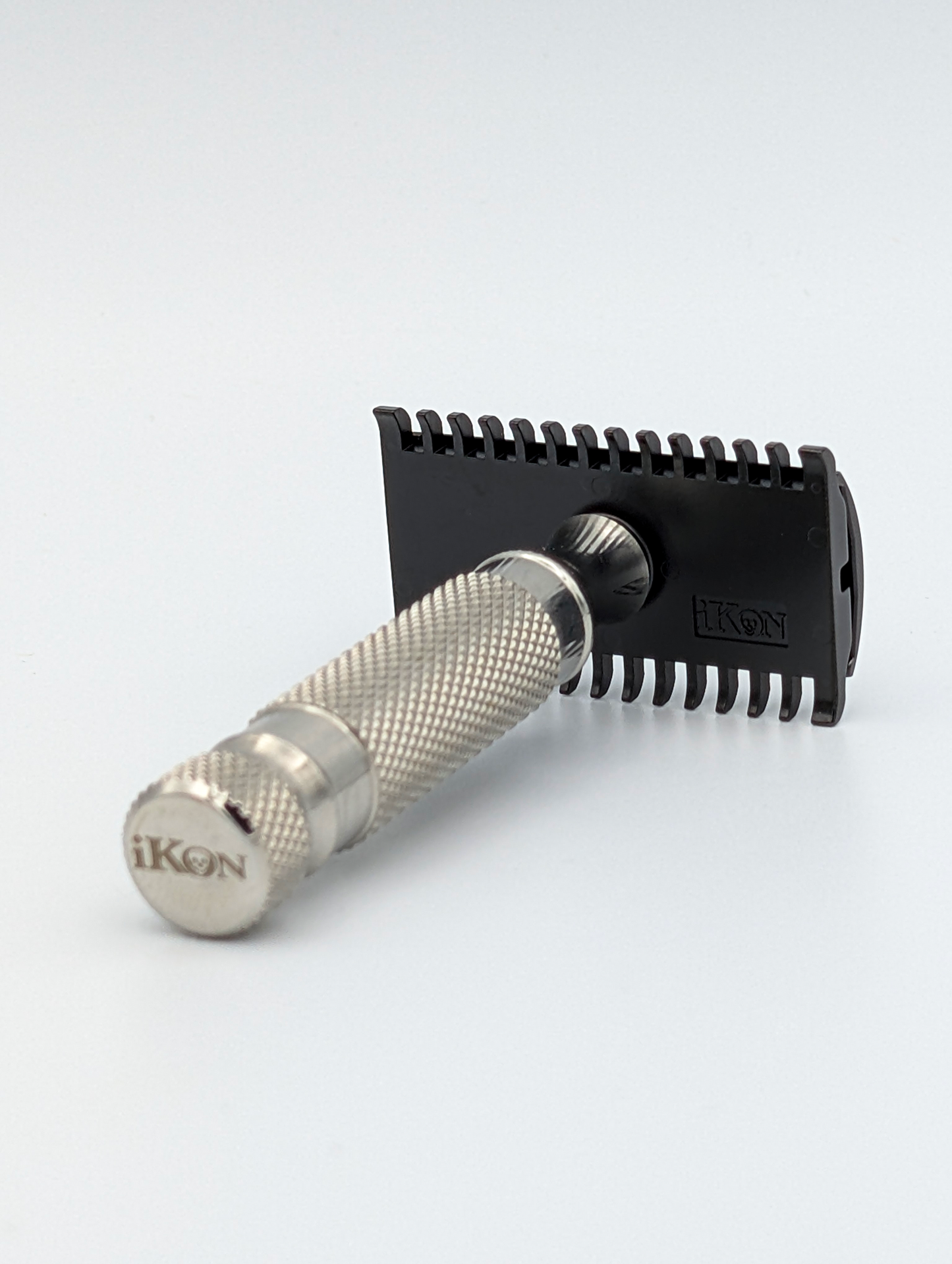 iKon Razor - B1 Open Comb Deluxe - Travel Kit