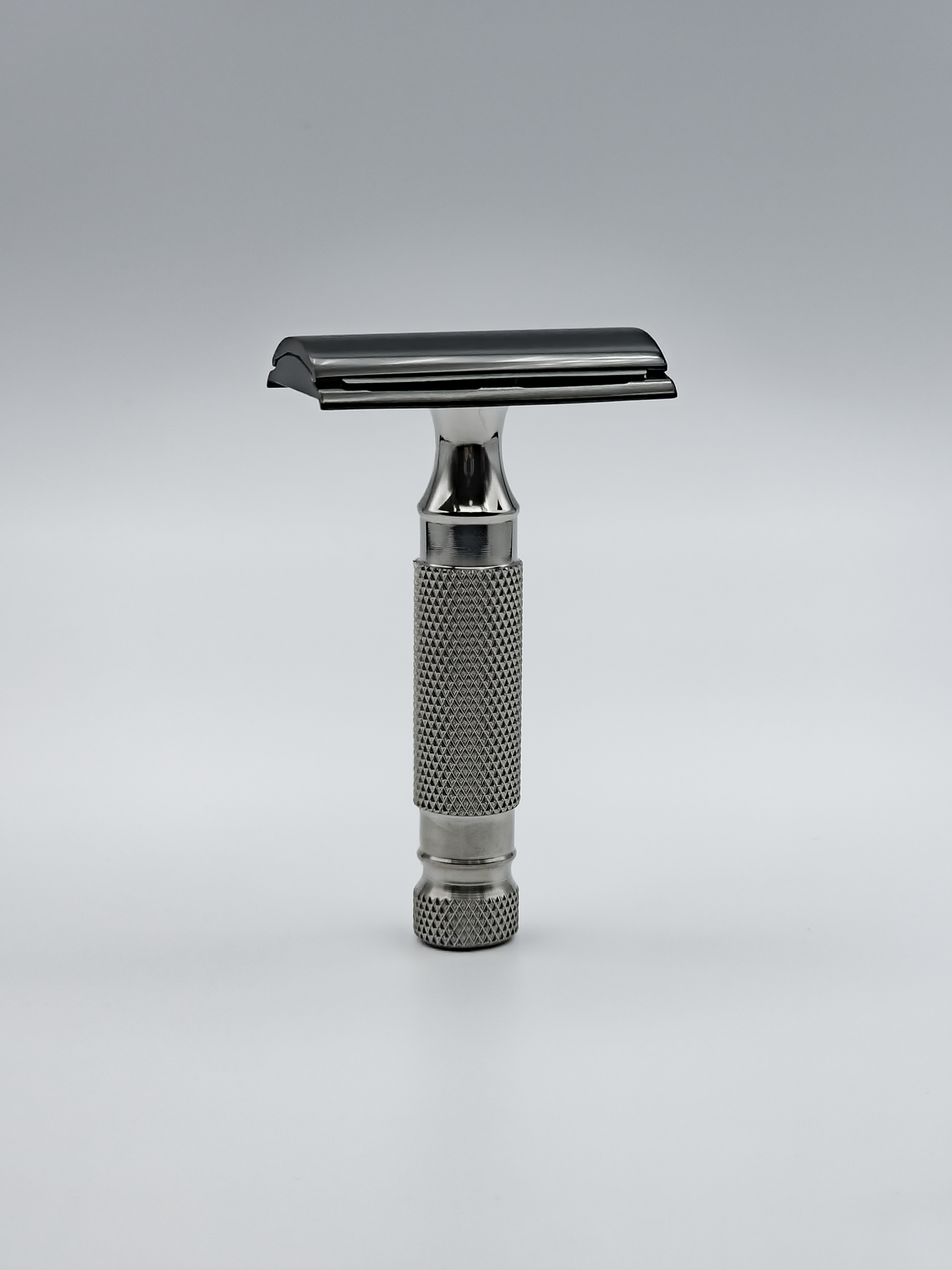 iKon B1 Standard Razor on Tuckaway Handle